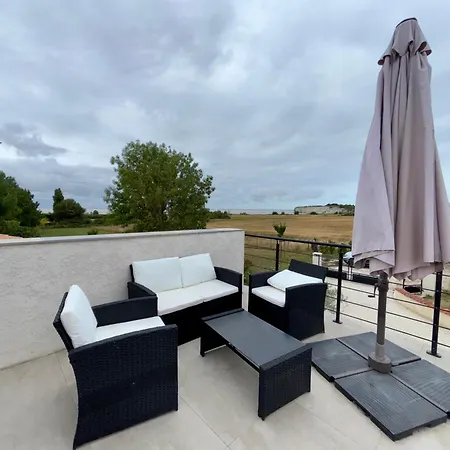 Apartment Les Flots De Atypique Avec Vue Barzan