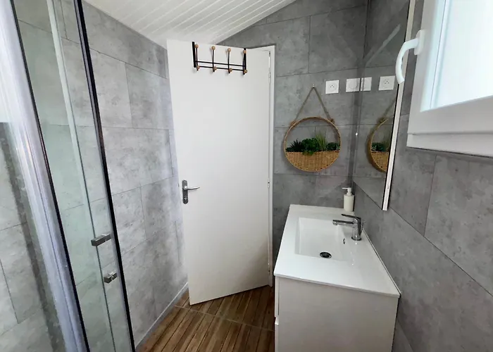 Les Flots De Atypique Avec Vue Apartmán Barzan